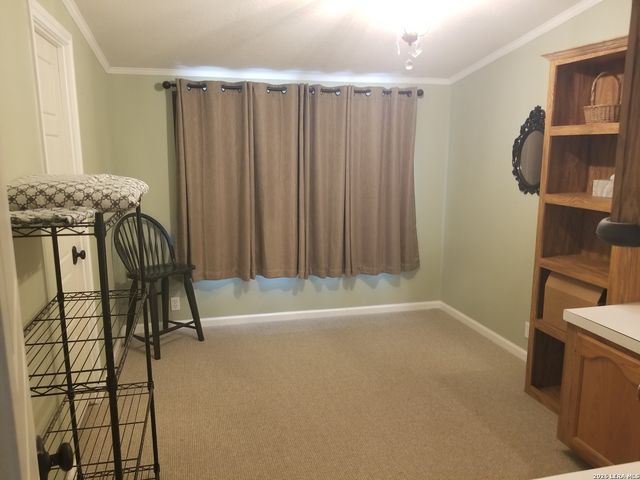 177 Laurel Ridge Dr, Lakehills, TX 78063
