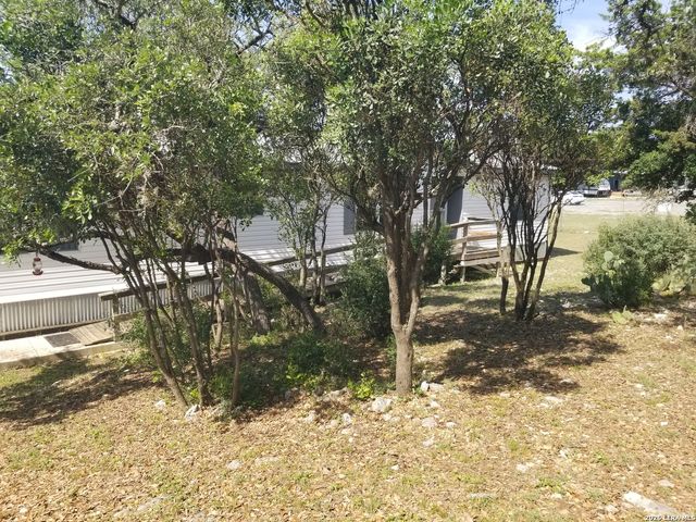177 Laurel Ridge Dr, Lakehills, TX 78063