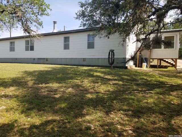 177 Laurel Ridge Dr, Lakehills, TX 78063
