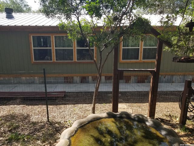 177 Laurel Ridge Dr, Lakehills, TX 78063