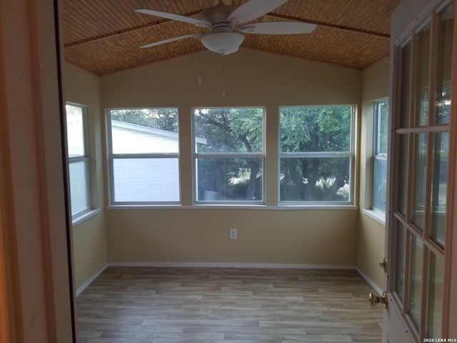 177 Laurel Ridge Dr, Lakehills, TX 78063