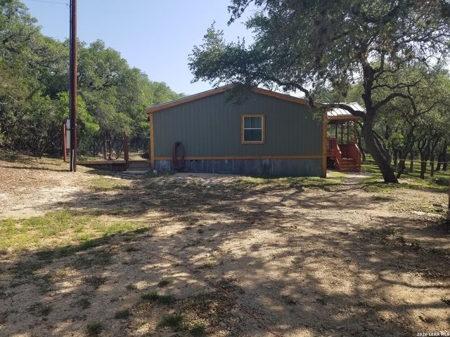 177 Laurel Ridge Dr, Lakehills, TX 78063