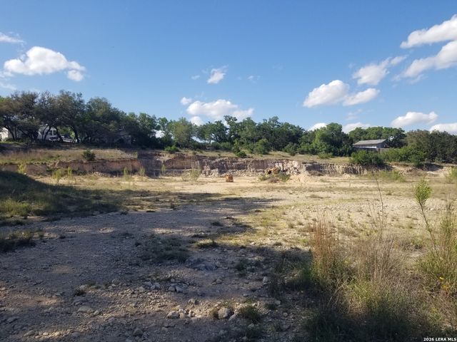 177 Laurel Ridge Dr, Lakehills, TX 78063