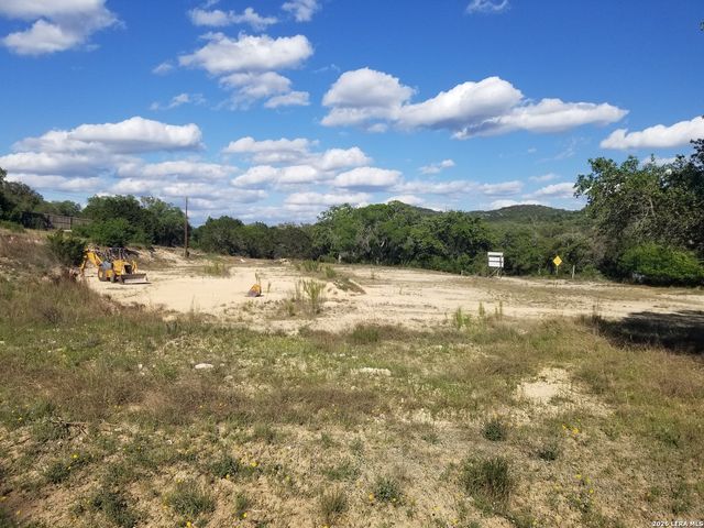 177 Laurel Ridge Dr, Lakehills, TX 78063