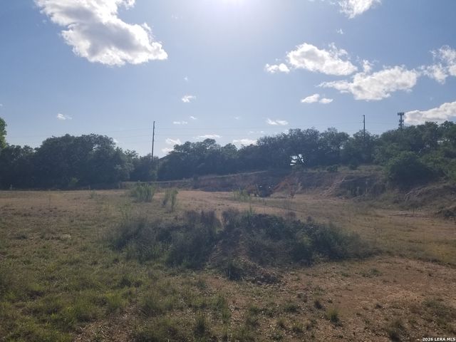 177 Laurel Ridge Dr, Lakehills, TX 78063