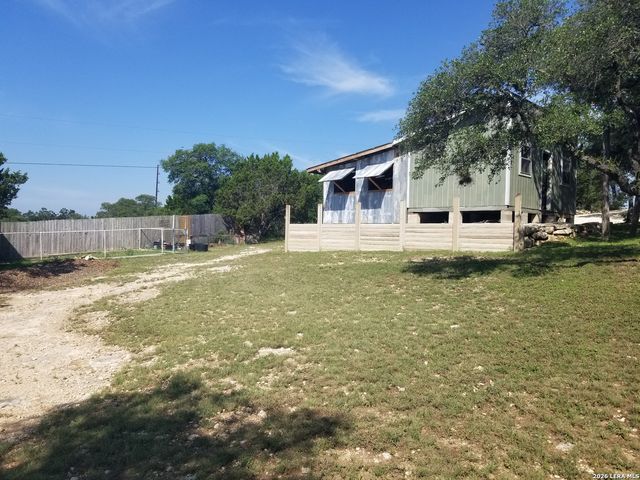 177 Laurel Ridge Dr, Lakehills, TX 78063