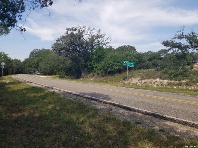 177 Laurel Ridge Dr, Lakehills, TX 78063