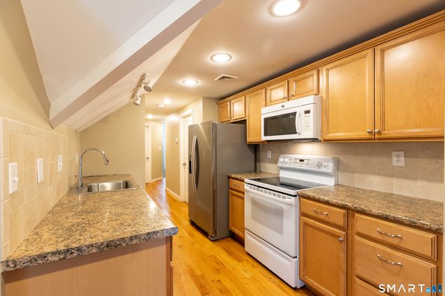 772 Farmington Avenue Floor 3, West Hartford, CT 06119