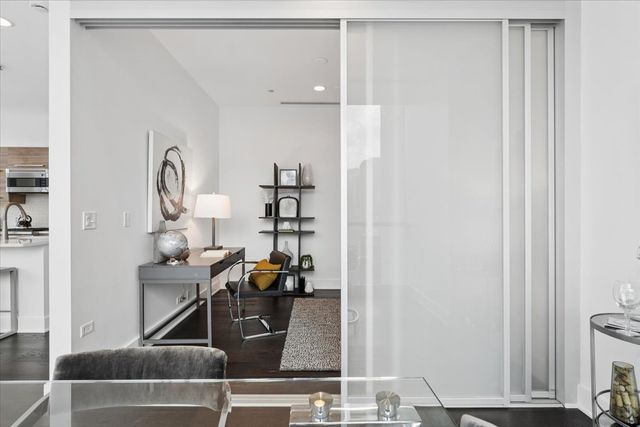 110 W Superior Street 1602, Chicago, IL 60654