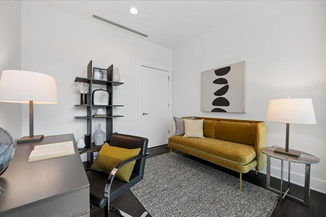 110 W Superior Street 1602, Chicago, IL 60654