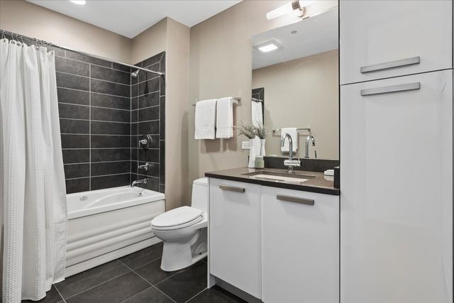 110 W Superior Street 1602, Chicago, IL 60654