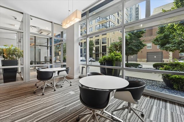 110 W Superior Street 1602, Chicago, IL 60654