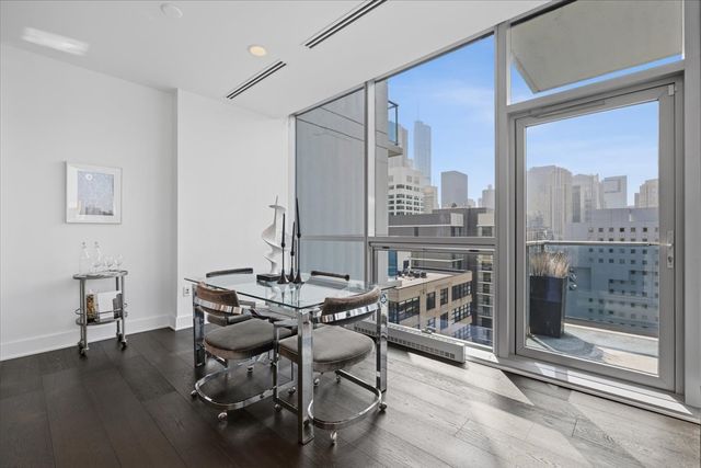 110 W Superior Street 1602, Chicago, IL 60654