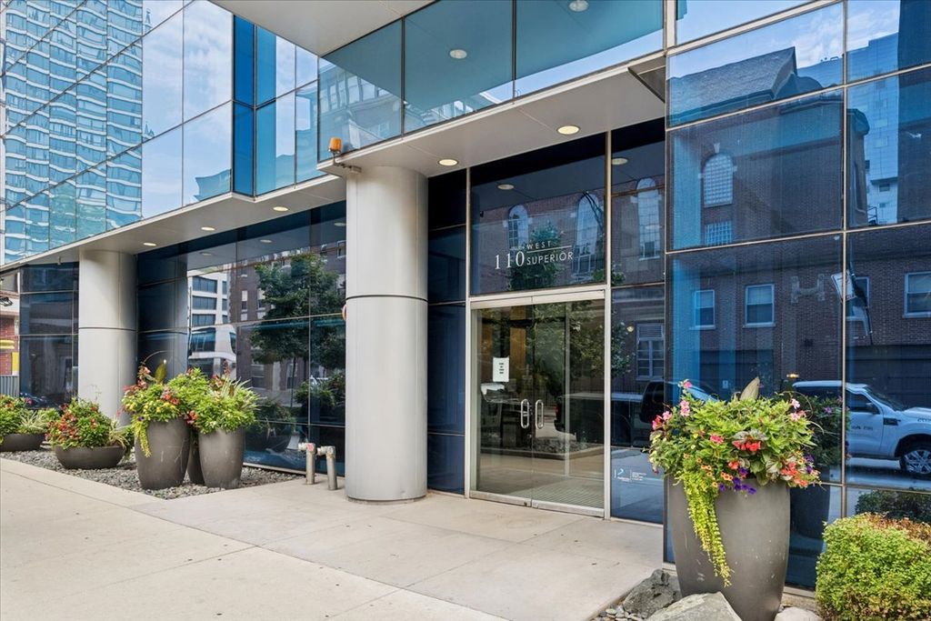 110 W Superior Street 1602, Chicago, IL 60654