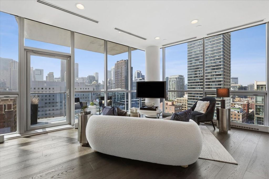 110 W Superior Street 1602, Chicago, IL 60654 — photo 4