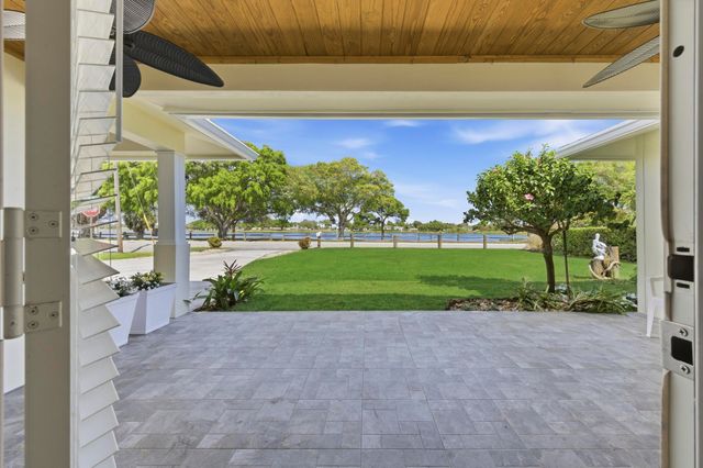 1814 Lake Osborne Drive, Lake Worth Beach, FL 33461