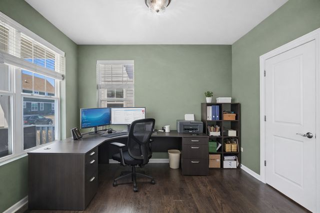 142 Roman Lane, Hawthorn Woods, IL 60047