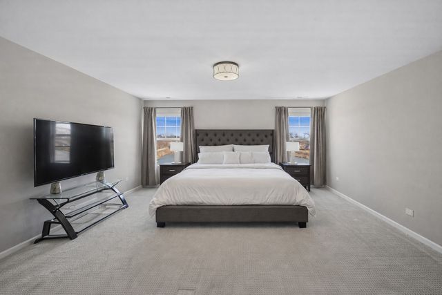 142 Roman Lane, Hawthorn Woods, IL 60047