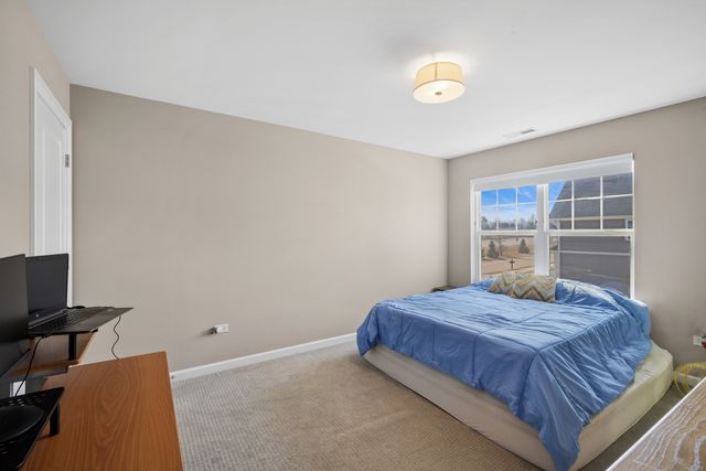 142 Roman Lane, Hawthorn Woods, IL 60047