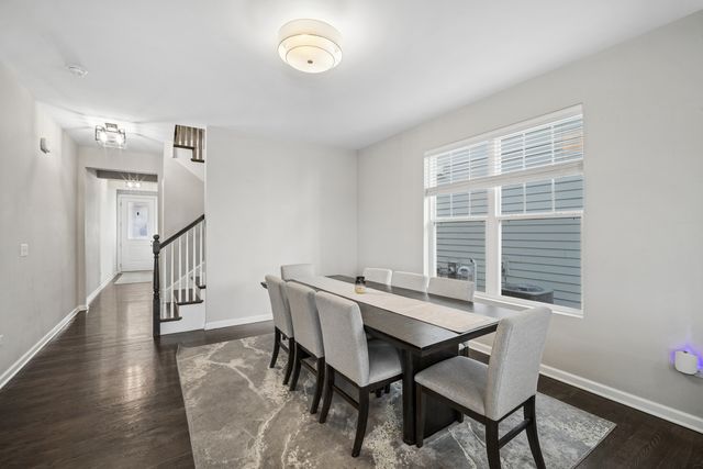 142 Roman Lane, Hawthorn Woods, IL 60047