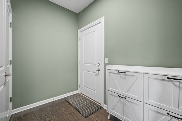 142 Roman Lane, Hawthorn Woods, IL 60047