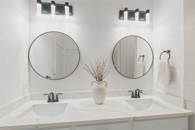 408 Matthew Street, Hillsboro, TX 76645