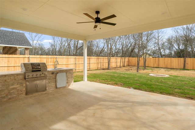 408 Matthew Street, Hillsboro, TX 76645