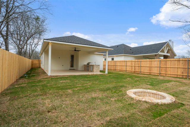 408 Matthew Street, Hillsboro, TX 76645