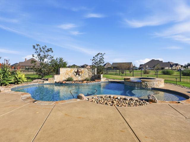 511 Highwater Crossing, Rockwall, TX 75032