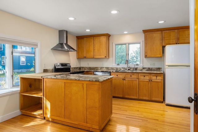 20 Mendum Avenue, Kittery, ME 03904