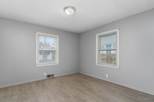 20 Gardner St, Whitestown, NY 13492