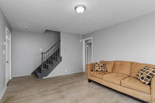 20 Gardner St, Whitestown, NY 13492