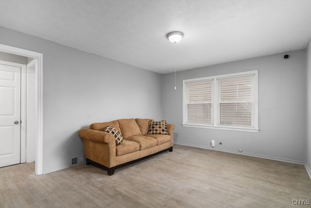 20 Gardner St, Whitestown, NY 13492