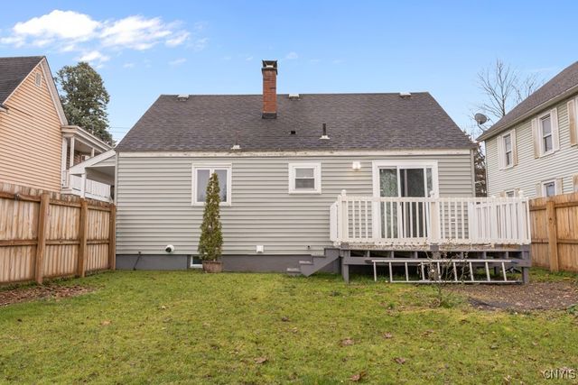 20 Gardner St, Whitestown, NY 13492