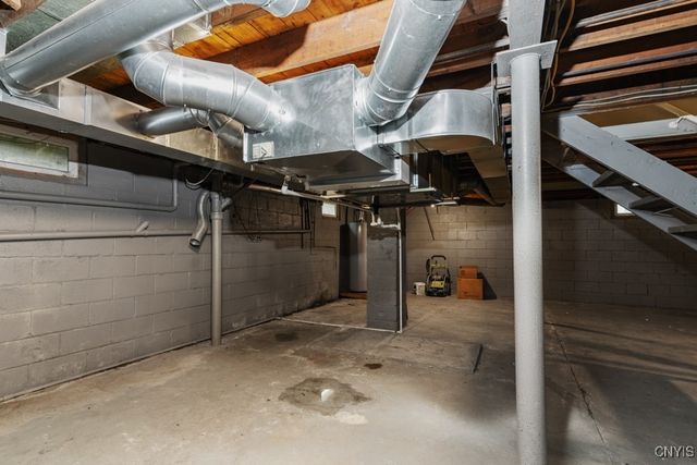 20 Gardner St, Whitestown, NY 13492