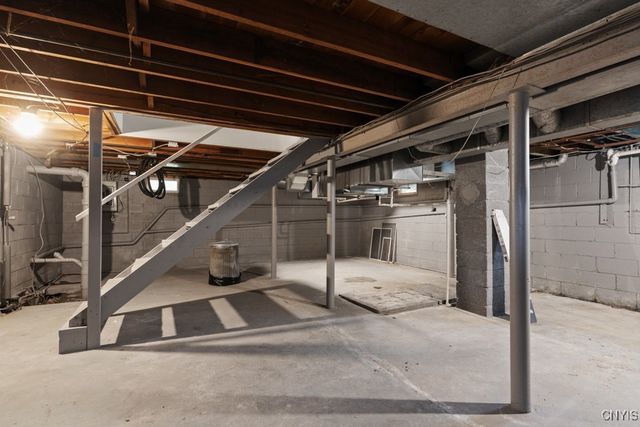 20 Gardner St, Whitestown, NY 13492