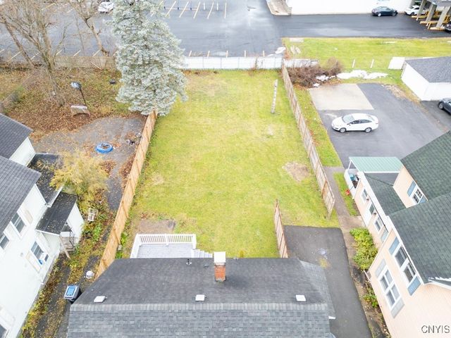 20 Gardner St, Whitestown, NY 13492