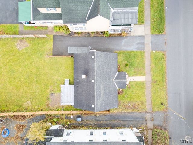 20 Gardner St, Whitestown, NY 13492