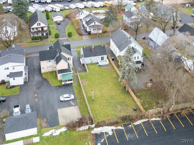 20 Gardner St, Whitestown, NY 13492