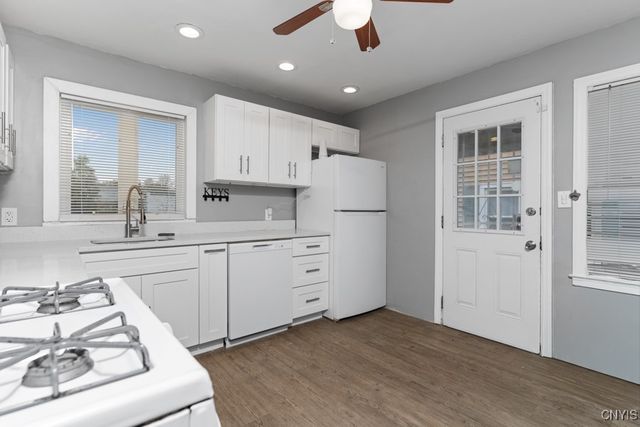 20 Gardner St, Whitestown, NY 13492