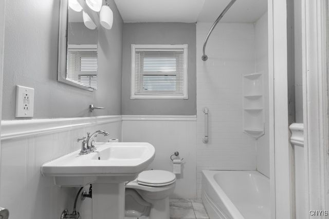 20 Gardner St, Whitestown, NY 13492