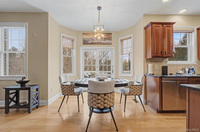 26 Mt Pleasant Drive, Poughquag, NY 12570