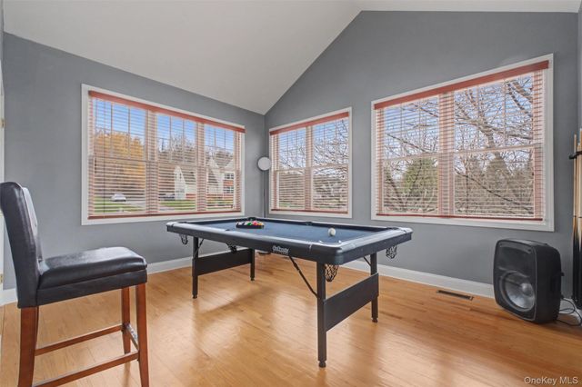 26 Mt Pleasant Drive, Poughquag, NY 12570