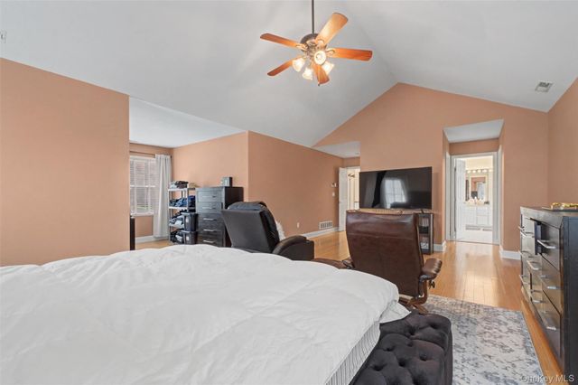 26 Mt Pleasant Drive, Poughquag, NY 12570