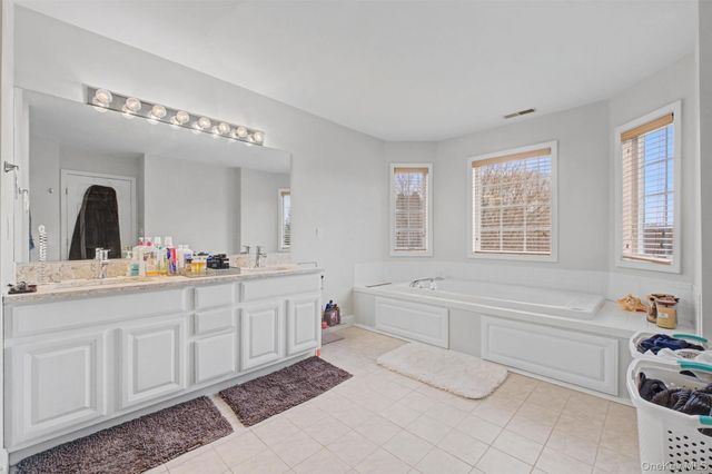 26 Mt Pleasant Drive, Poughquag, NY 12570