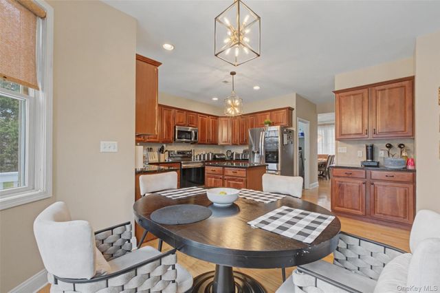 26 Mt Pleasant Drive, Poughquag, NY 12570