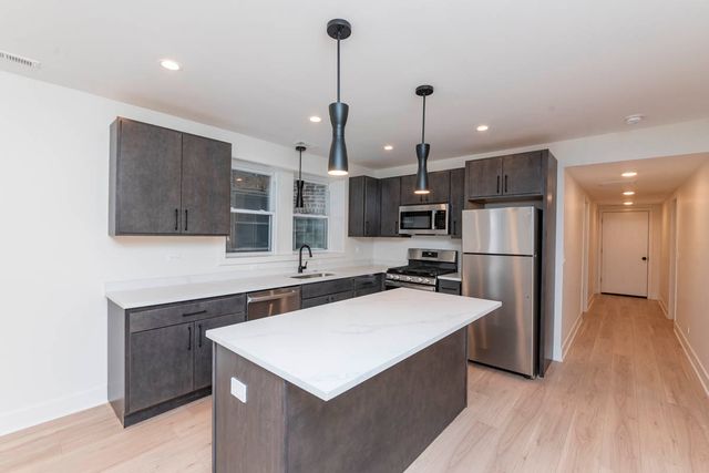 2825 N Rockwell Street G, Chicago, IL 60618