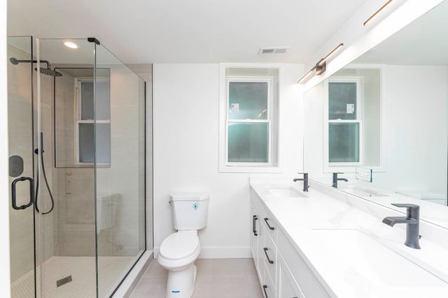 2825 N Rockwell Street G, Chicago, IL 60618