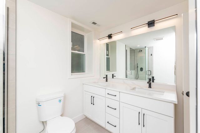 2825 N Rockwell Street G, Chicago, IL 60618