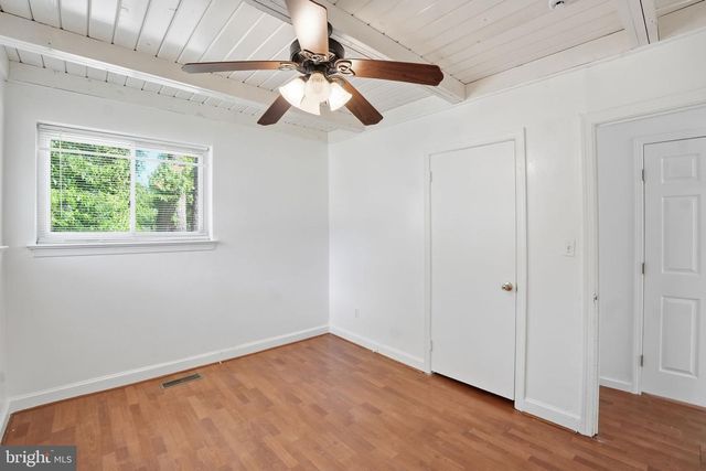 11000 PARK RD, Fairfax, VA 22030